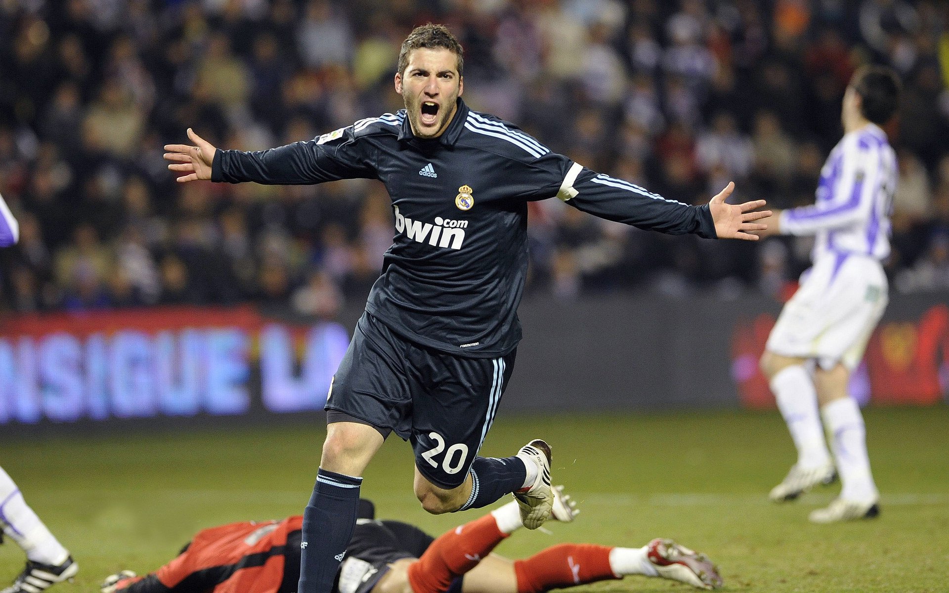 上海海港赛季目标锁定冠军，上海海港比赛结果