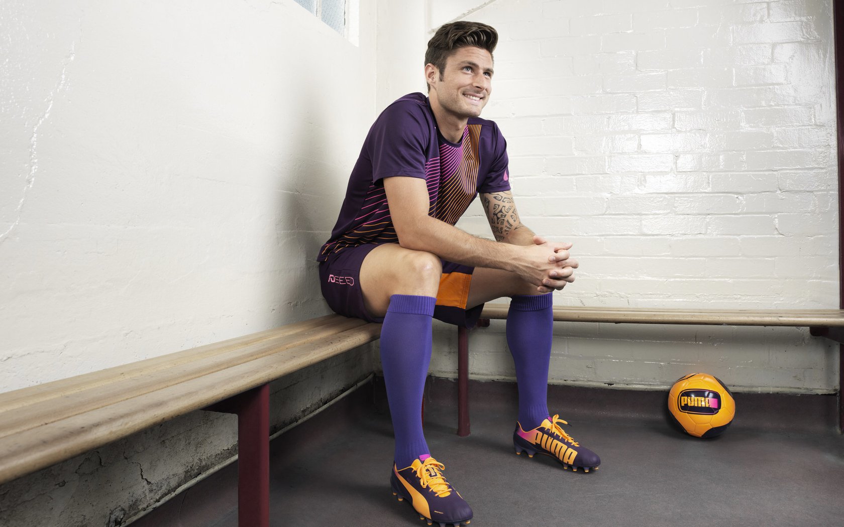 五大联赛外援适应周期与比赛状态波动关联,各国联赛外援政策