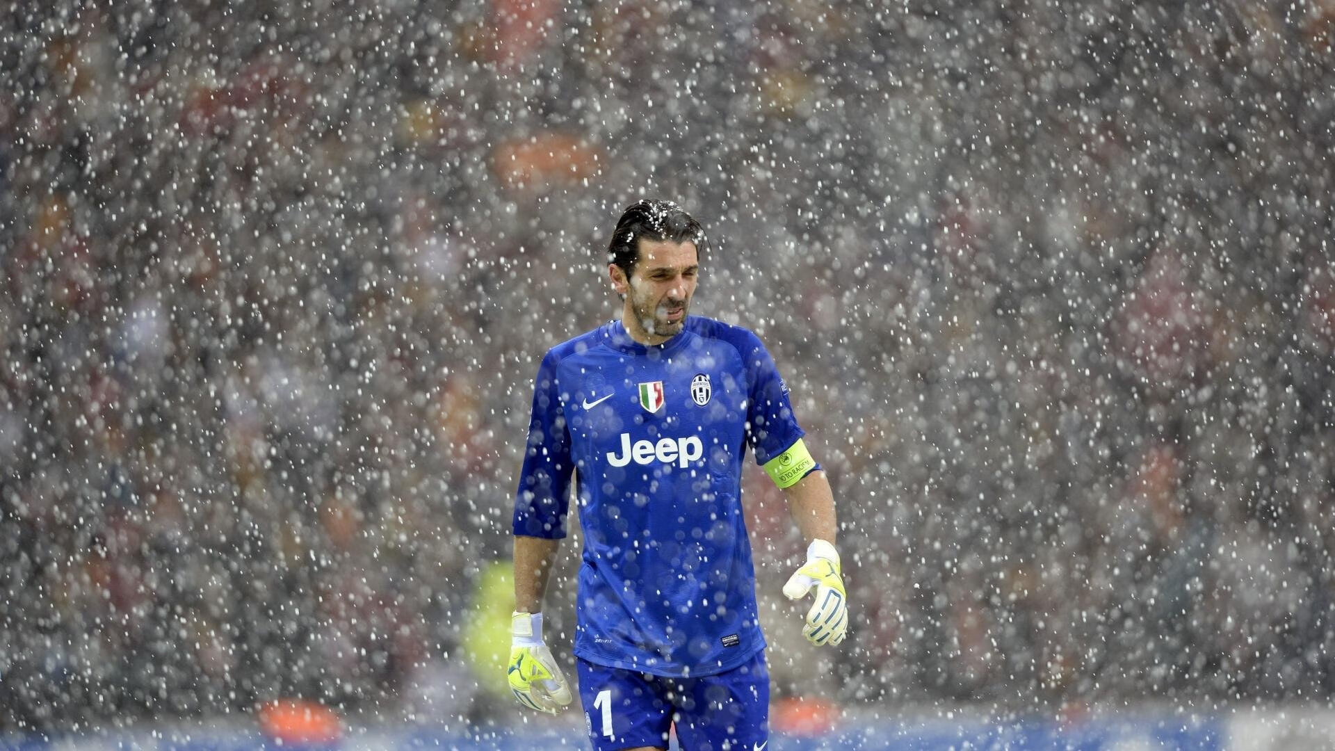 德甲焦点:冠军悬念加剧,拜仁还能稳居头把交椅?,拜仁几次德甲冠军